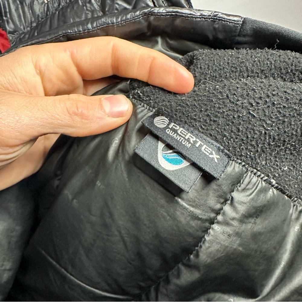 The North Face Shiny Black Puffer Vest - Picture 6 of 6